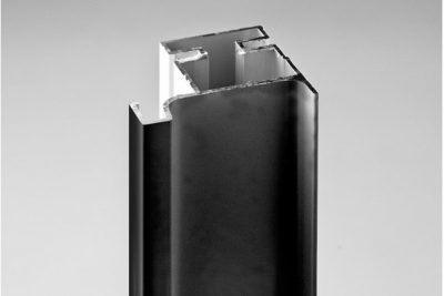 Ручка-профиль вертикальная L, черный матовый анод. 3 м , для 16мм плиты  13799321044    14 неделя