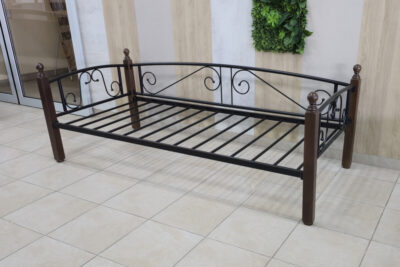 Кровать «Планета Лотос» черная с деревянными ножками (бук) 900х2000